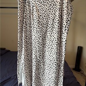 Elegant Black and White Maxi Skirt